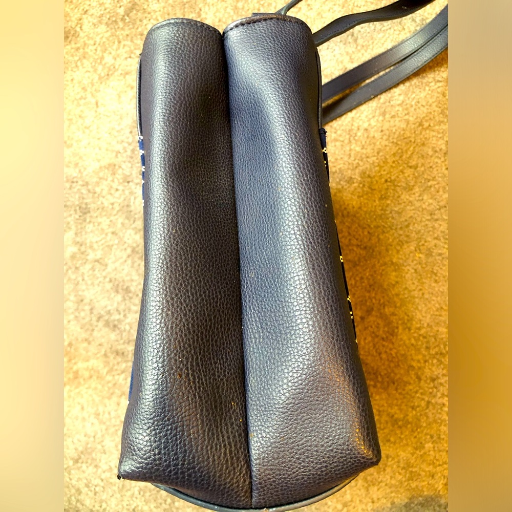 Tommy Hilfiger navy purse 😀 - Picture 8 of 9